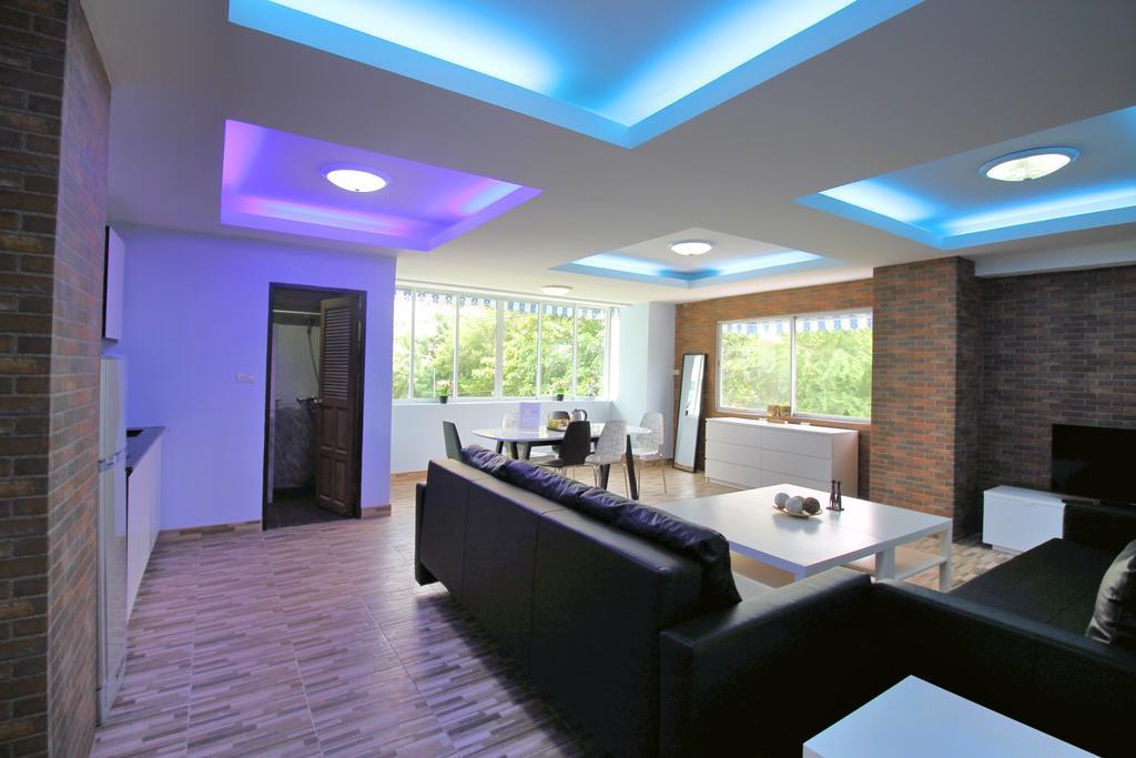 Ruamchok Ocean View Pattaya Exterior foto